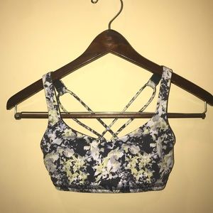 Lululemon sports bra